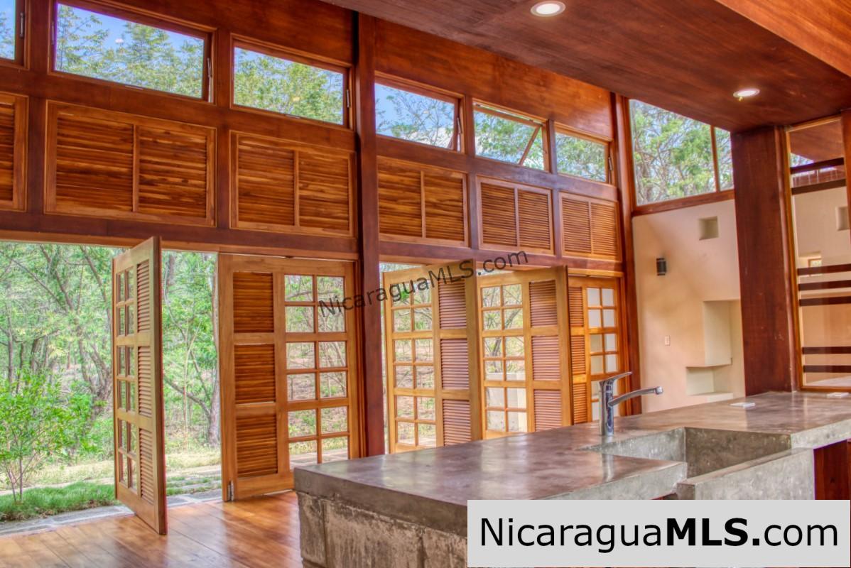 New Modern Home 4.75 acre Eco Estate @ Las Fincas in Escamequita