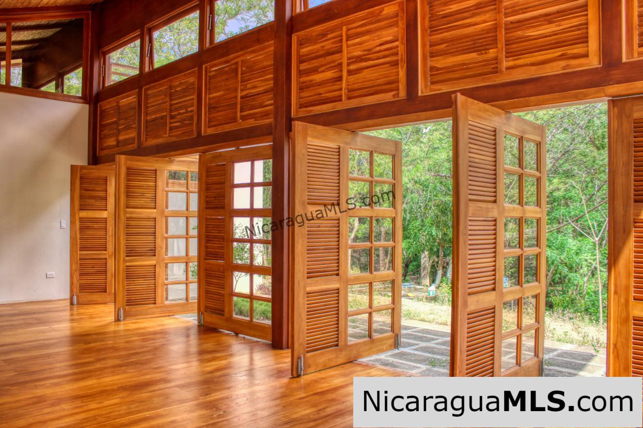 New Modern Home 4.75 acre Eco Estate @ Las Fincas in Escamequita