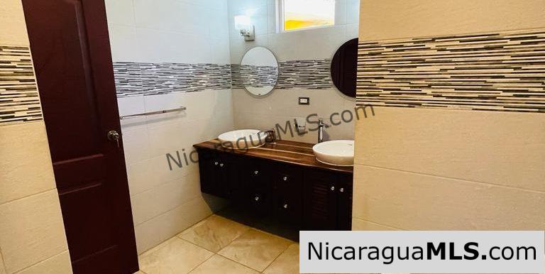 6.1 2 Bedroom Las Escadas Townhouse For Sale Close to Town