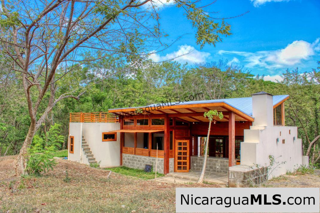 New Modern Home 4.75 acre Eco Estate @ Las Fincas in Escamequita