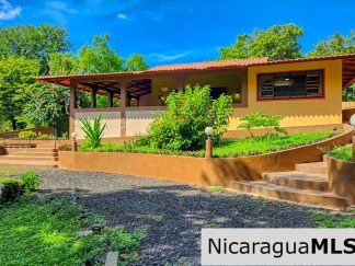 Beautiful Hacienda 2 acres Rivas Ometepe Island