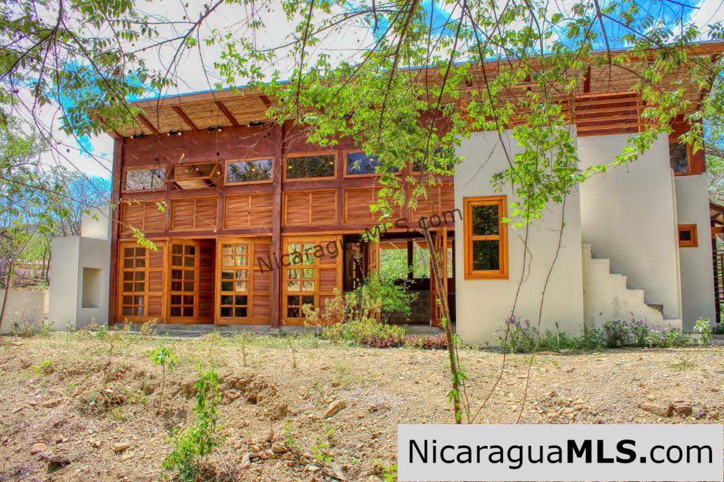 New Modern Home 4.75 acre Eco Estate @ Las Fincas in Escamequita