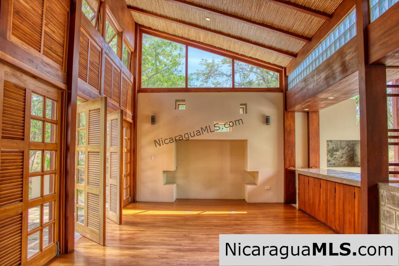 New Modern Home 4.75 acre Eco Estate @ Las Fincas in Escamequita