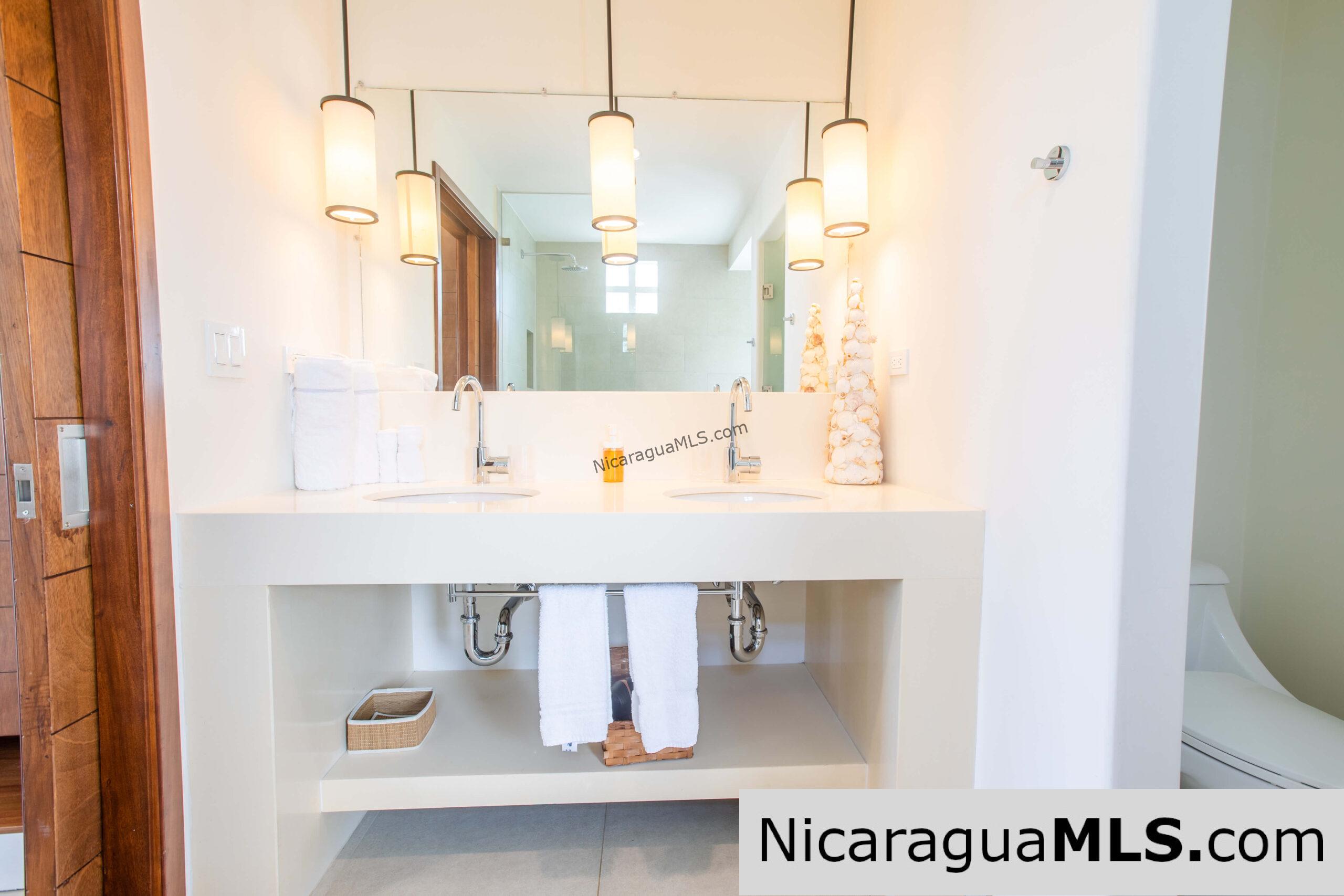 Condo E5 in Las Terrazas, Guacalito de la Isla