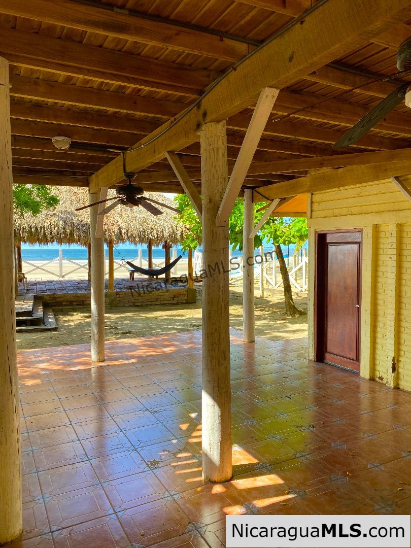 Beachfront House with rental Casitas at Playa Coco