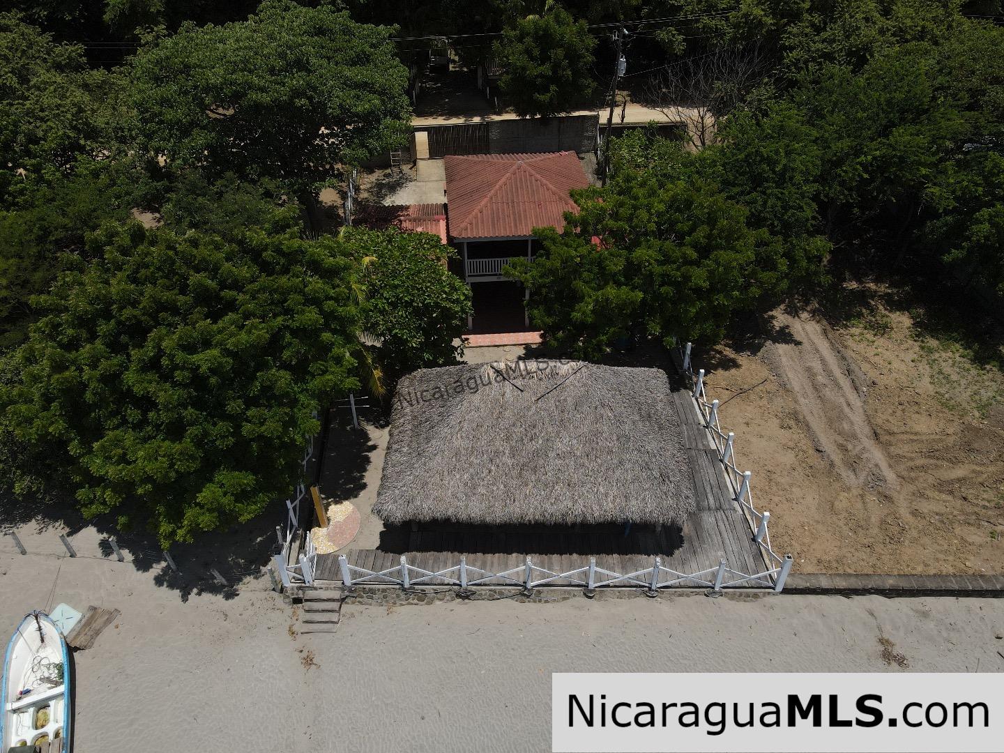 Beachfront House with rental Casitas at Playa Coco