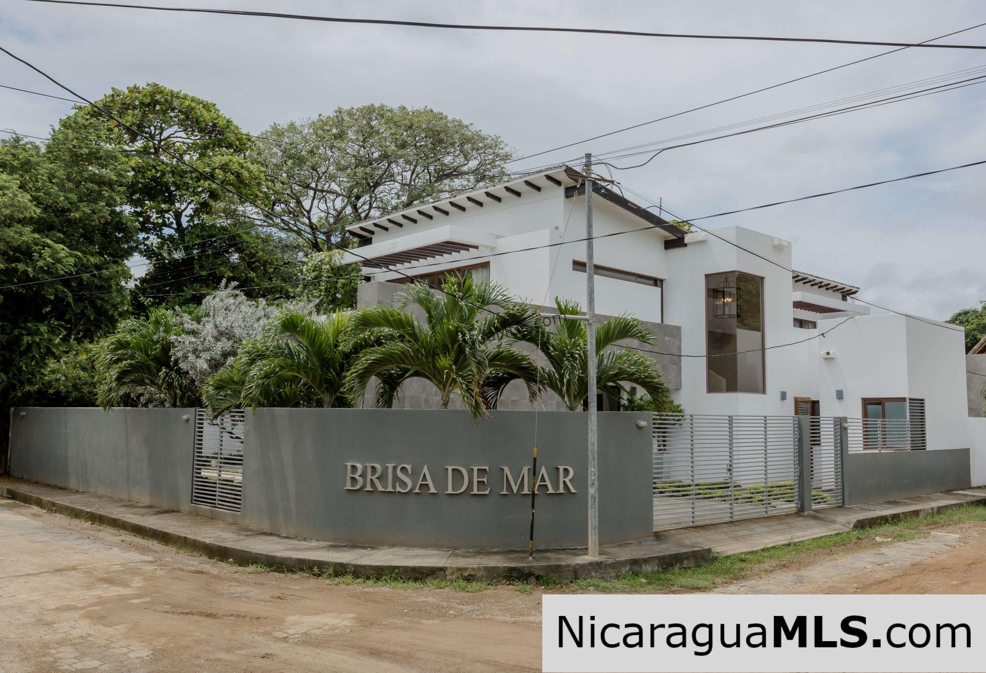 Casa Brisa de Mar in La Talanguera steps from the San Juan del Sur sand