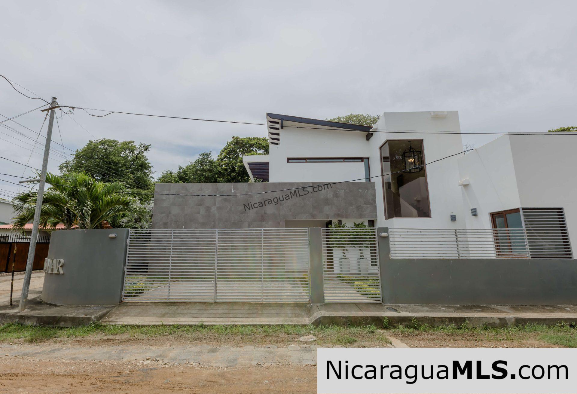 Casa Brisa de Mar in La Talanguera steps from the San Juan del Sur sand