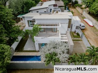 Casa Brisa de Mar in La Talanguera steps from the San Juan del Sur sand