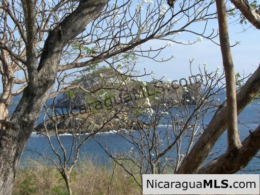Cliff-Front at Guacalito de La Isla