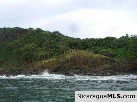 Cliff-Front at Guacalito de La Isla