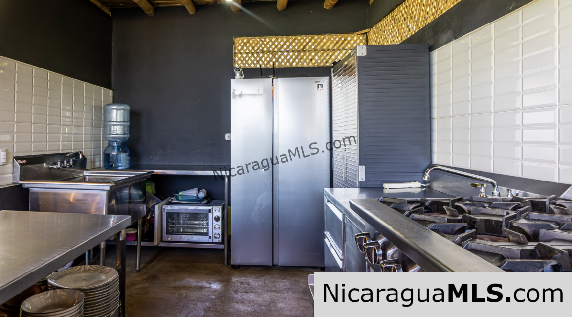 Unique & Stylish Jungle Hideaway in Costa Dulce Sleeps 18