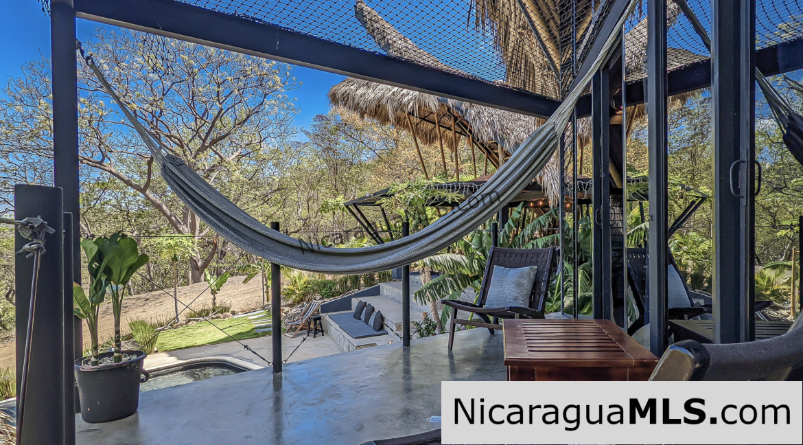 Unique & Stylish Jungle Hideaway in Costa Dulce Sleeps 18