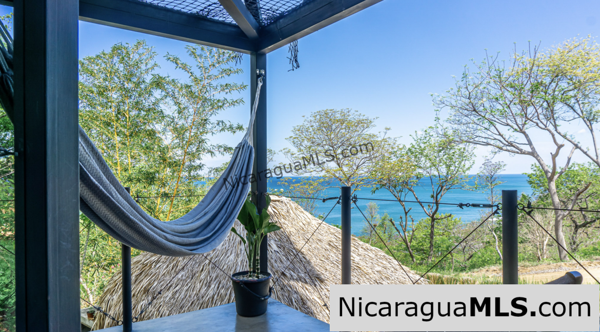 Unique & Stylish Jungle Hideaway in Costa Dulce Sleeps 18