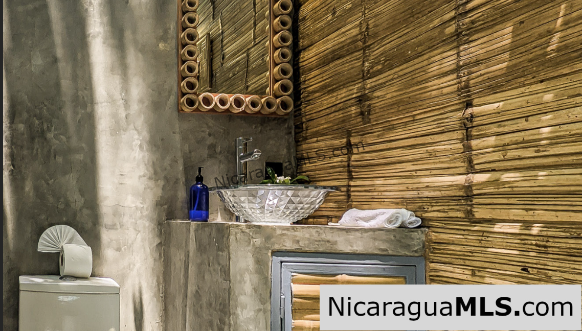 Unique & Stylish Jungle Hideaway in Costa Dulce Sleeps 18