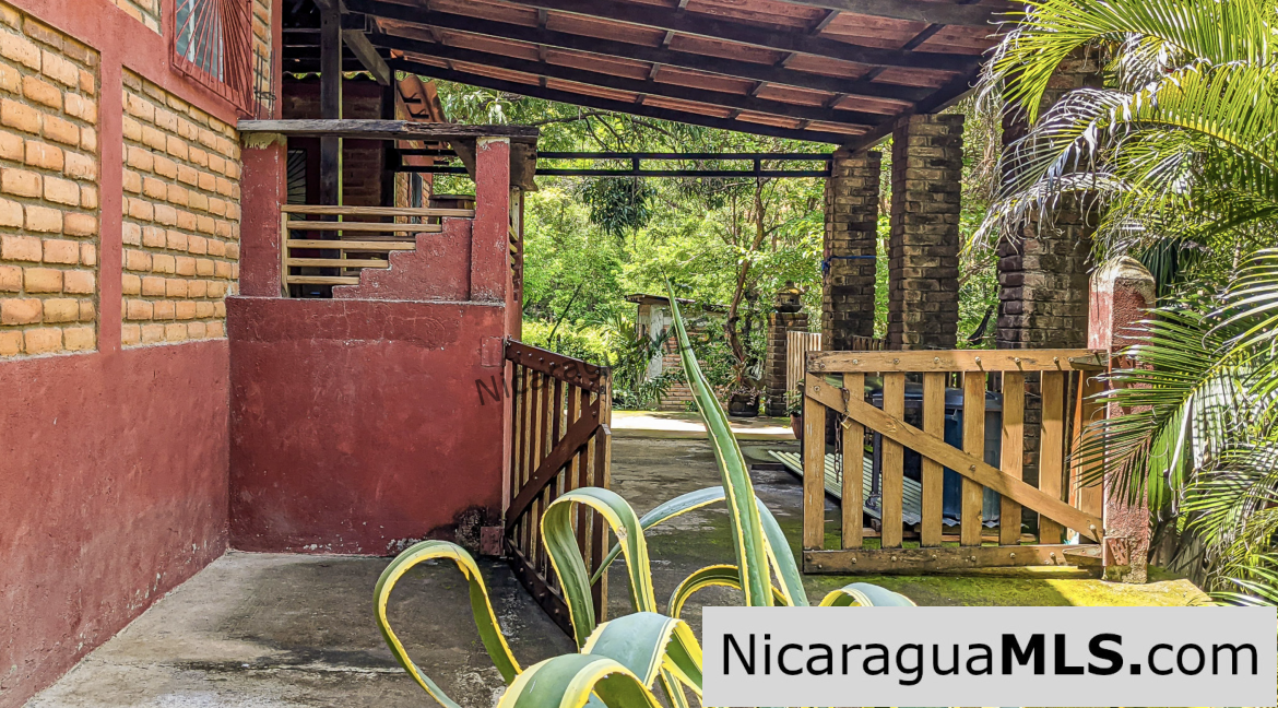 Rustic Jungle Home on 1.7 Acres Playa Majagual San Juan del Sur.