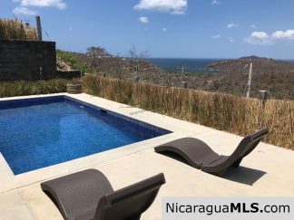 Beautiful house in Vistas de Miramar, fully furnished and reduced price.