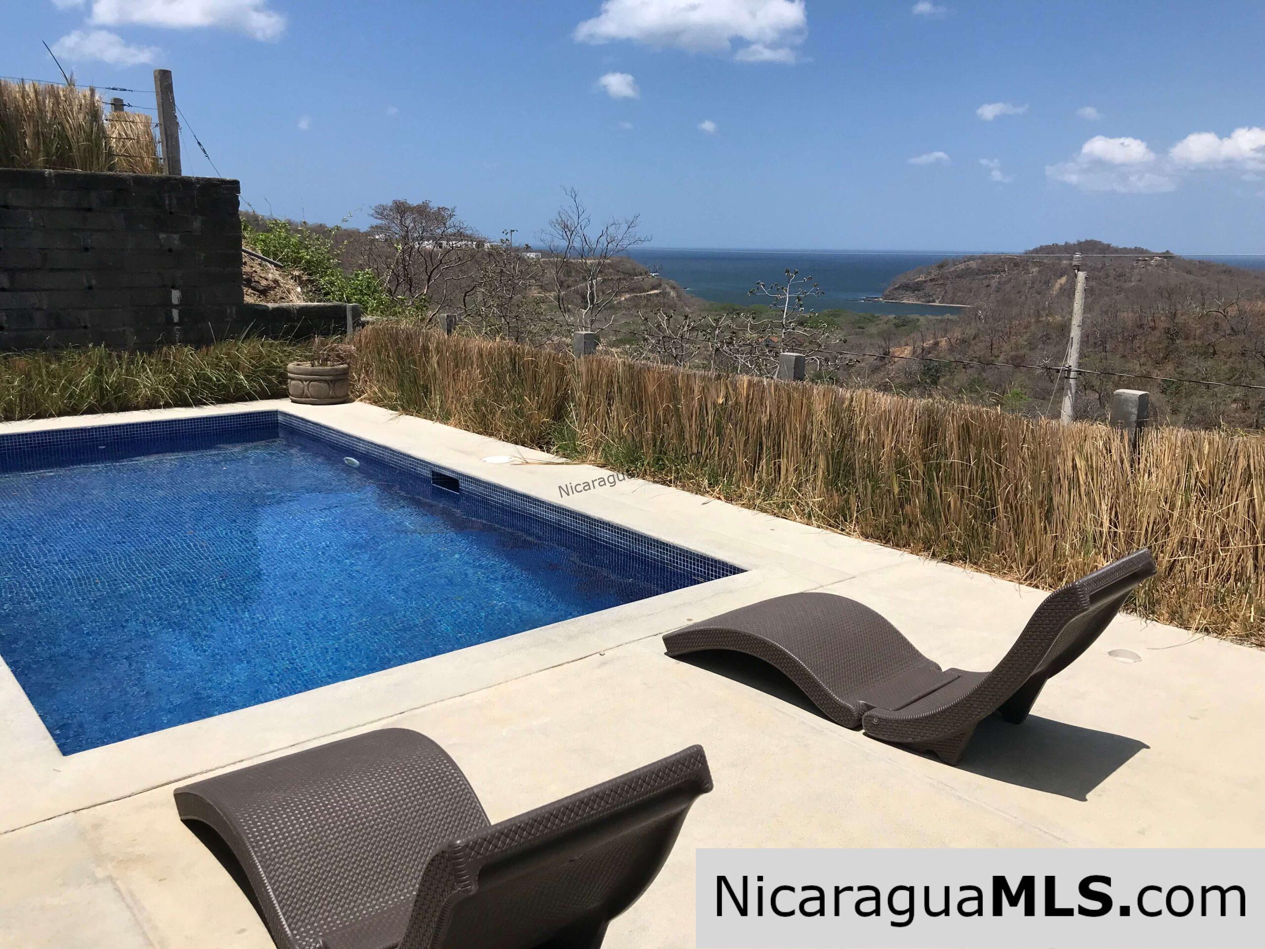 Beautiful house in Vistas de Miramar, fully furnished and reduced price.