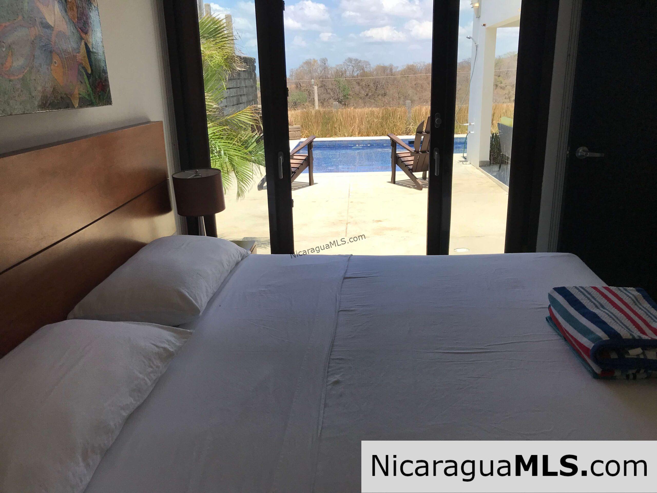 Beautiful house in Vistas de Miramar, fully furnished and reduced price.