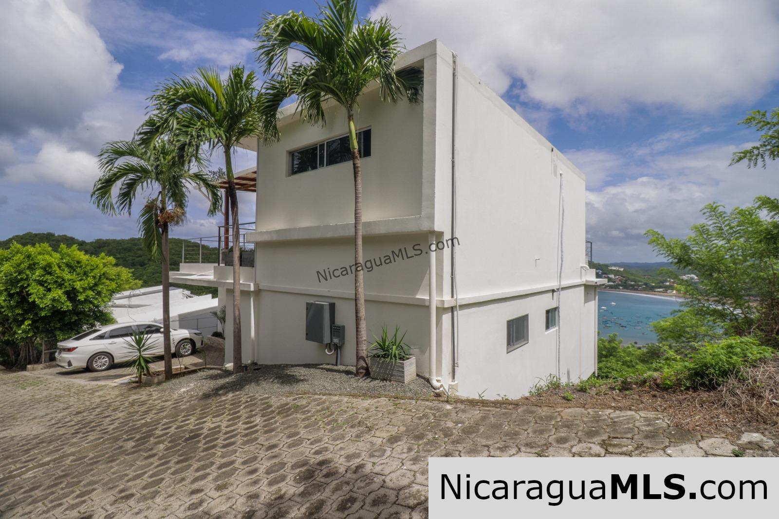 Casa Del Cielo, a turnkey property in Brisas del Pacifico