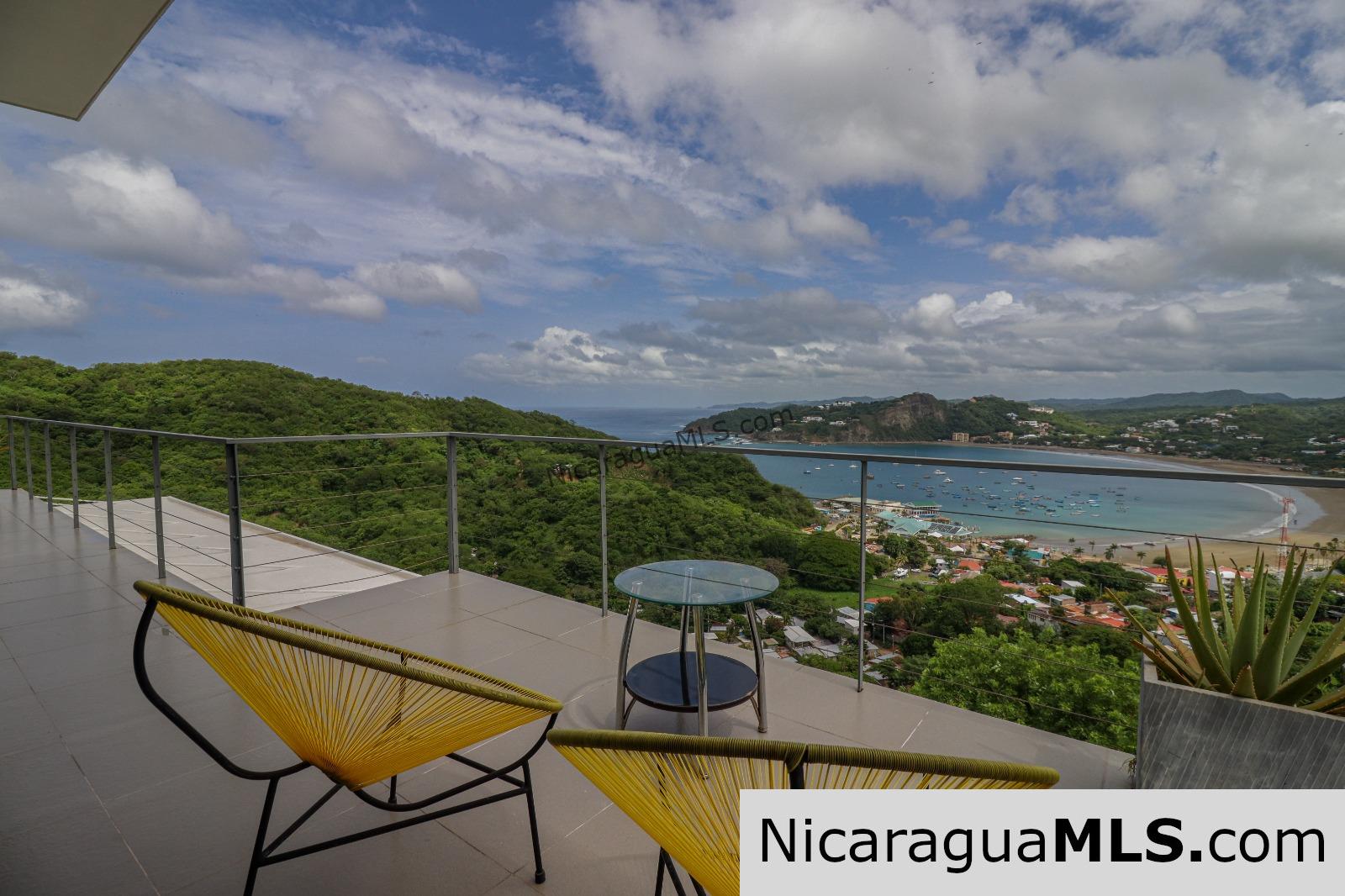 Casa Del Cielo, a turnkey property in Brisas del Pacifico