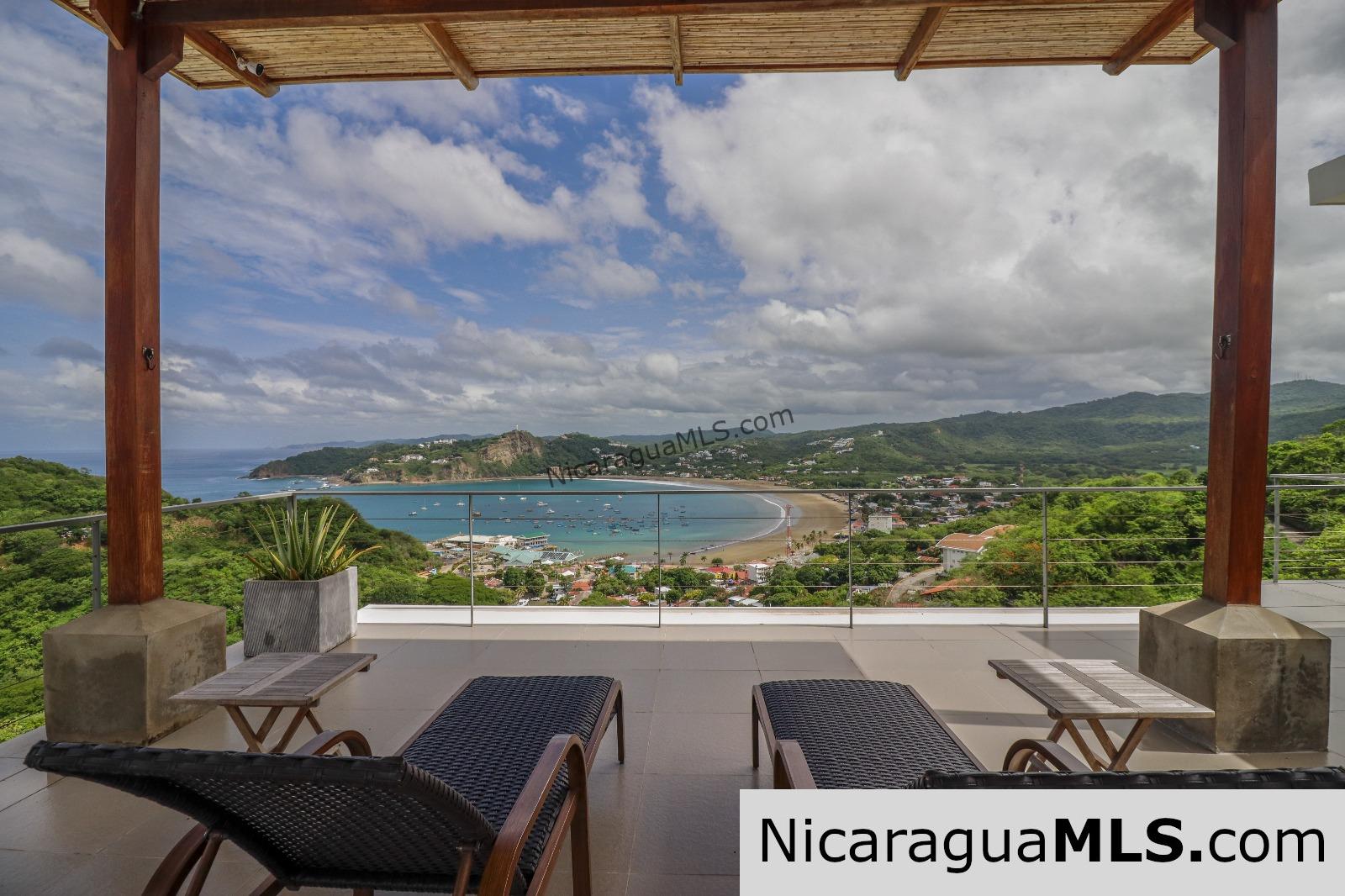 Casa Del Cielo, a turnkey property in Brisas del Pacifico