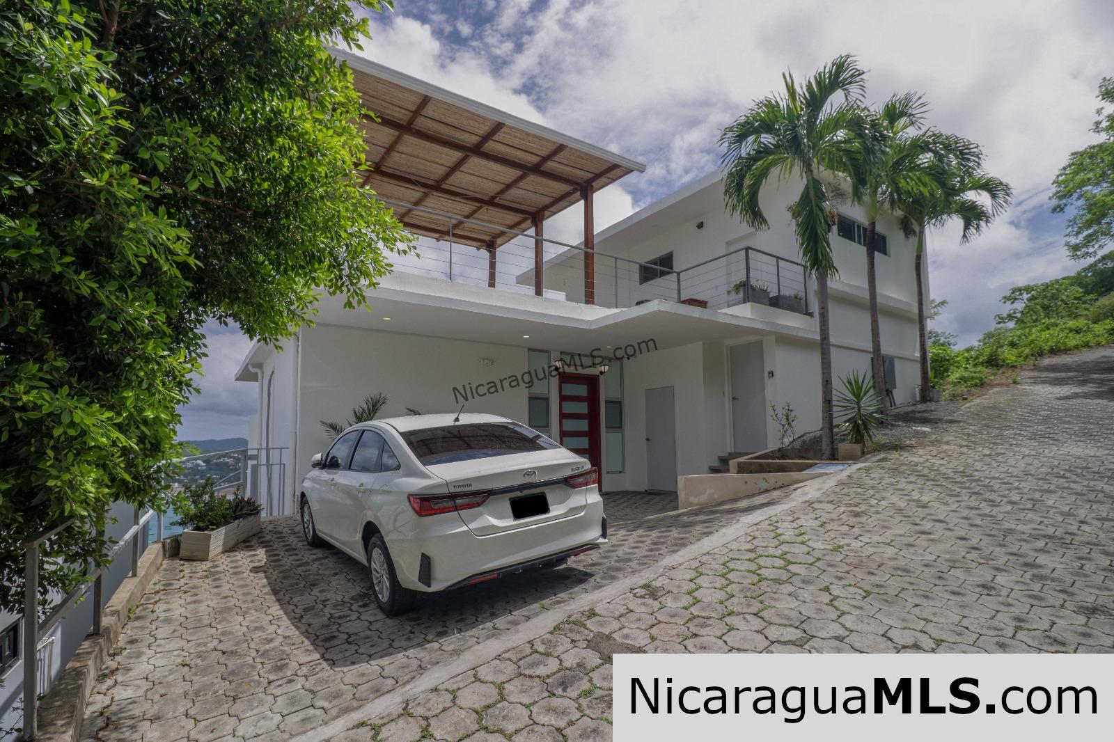 Casa Del Cielo, a turnkey property in Brisas del Pacifico