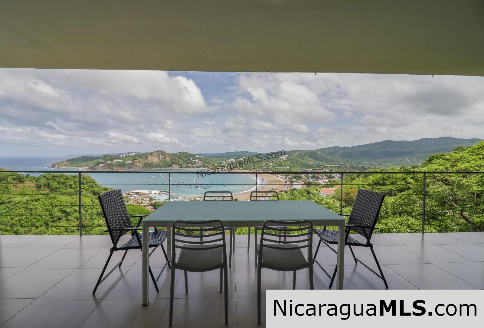 Casa Del Cielo, a turnkey property in Brisas del Pacifico