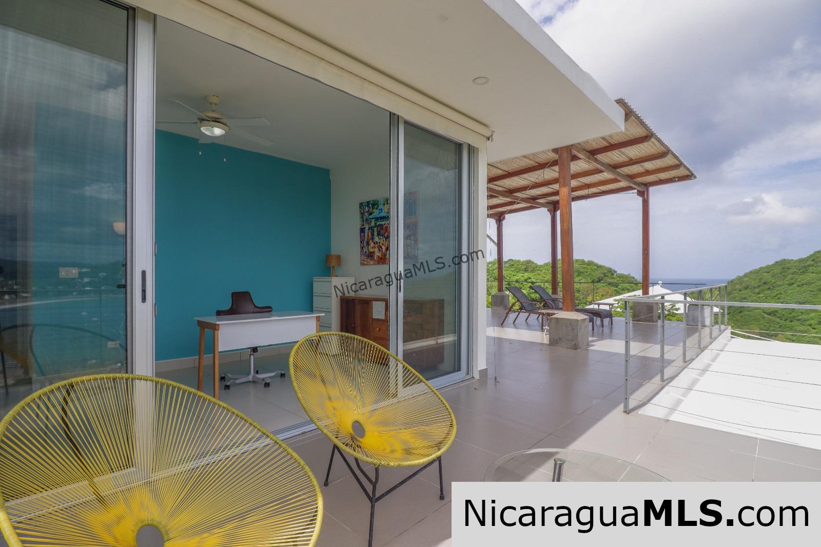 Casa Del Cielo, a turnkey property in Brisas del Pacifico