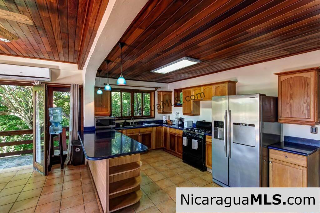 Vista Bahia, four bedroom house in Redonda Bay
