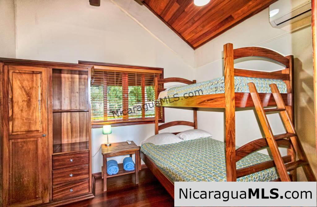Vista Bahia, four bedroom house in Redonda Bay