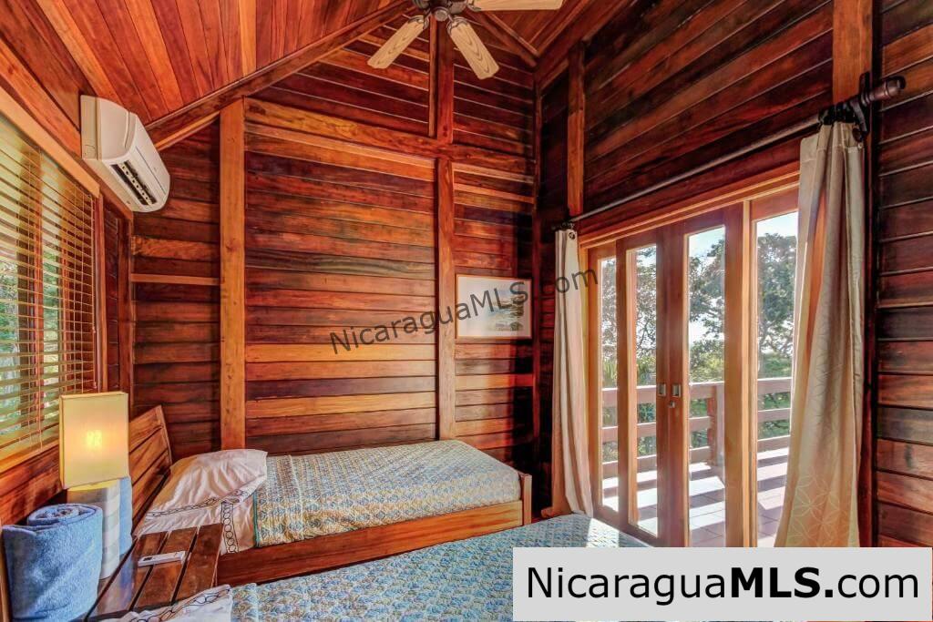 Vista Bahia, four bedroom house in Redonda Bay