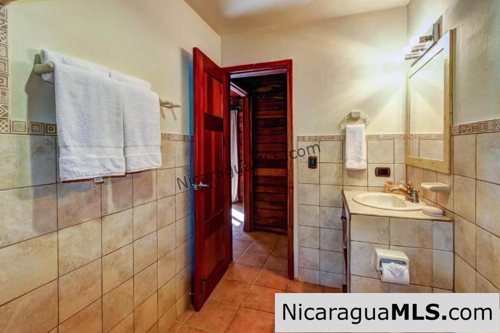 Vista Bahia, four bedroom house in Redonda Bay