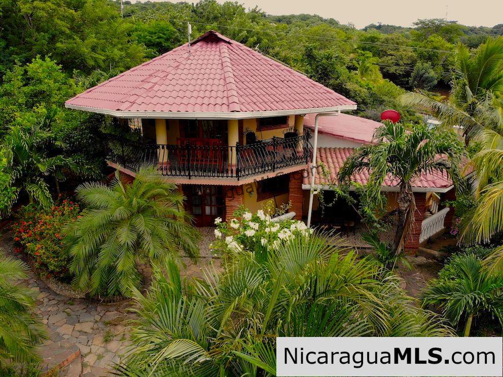 3 bedroom house with rental apartment within walking distance to the beach