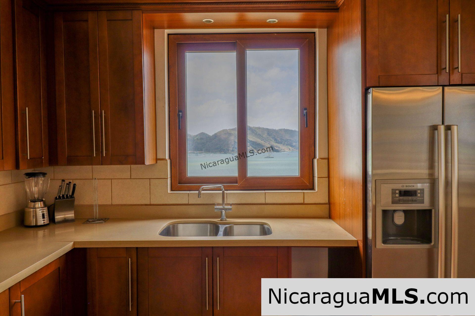 Condo 601C, Beachfront in Town