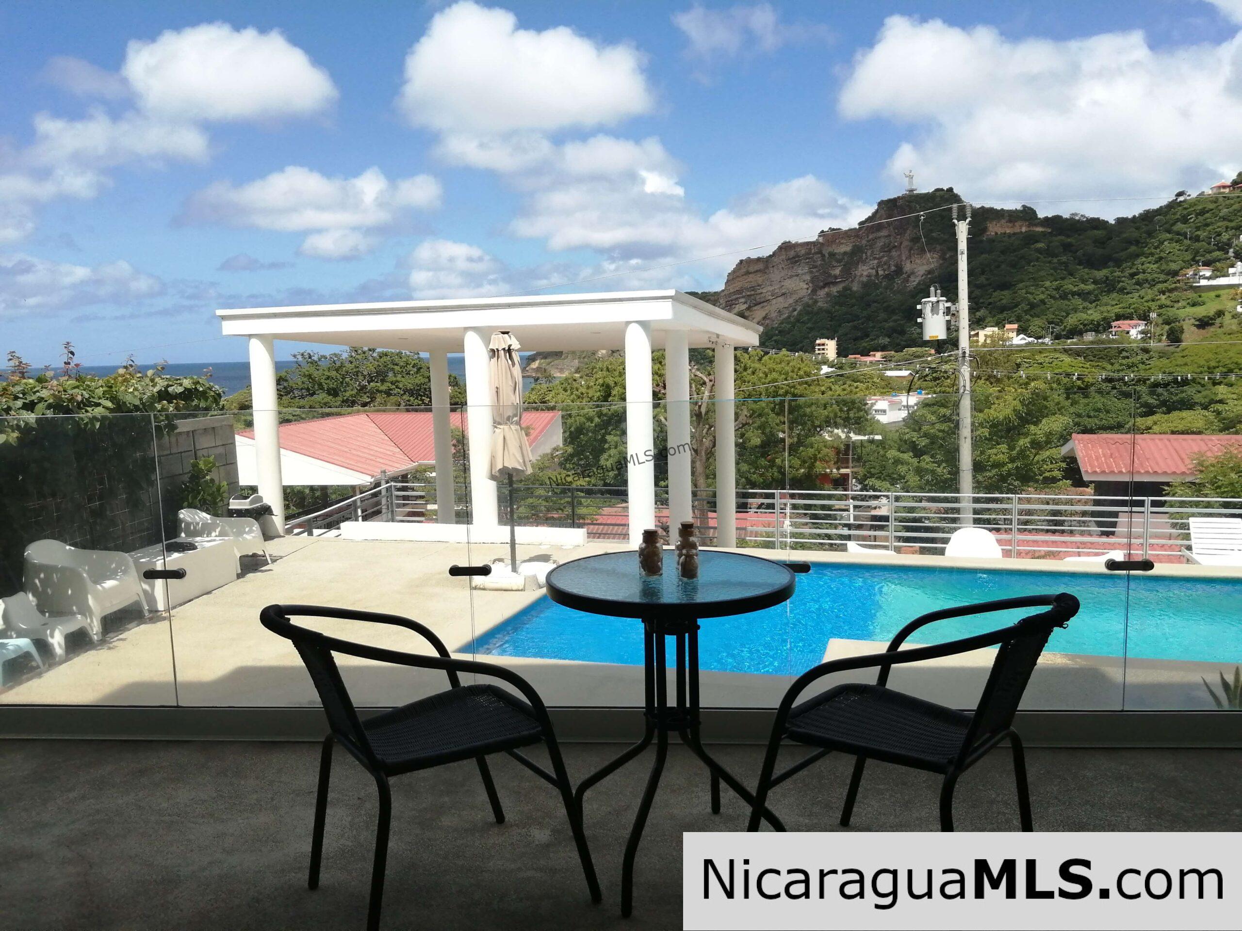 Modern Apartment near the center of town!