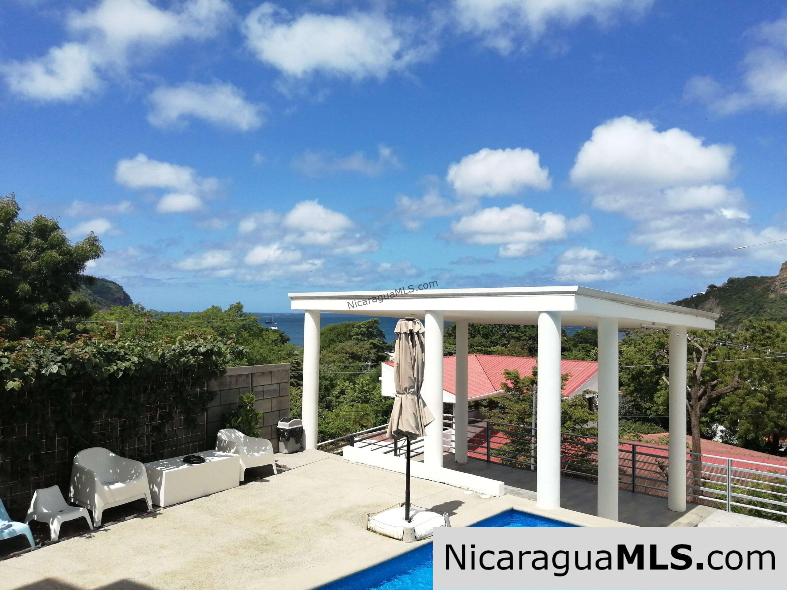 Modern Apartment near the center of town!