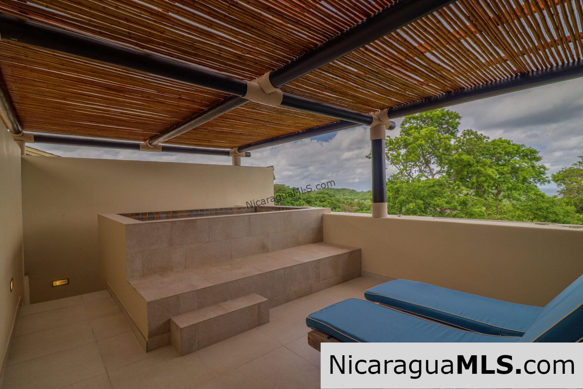 Penthouse Condo F6 in Guacalito de la Isla