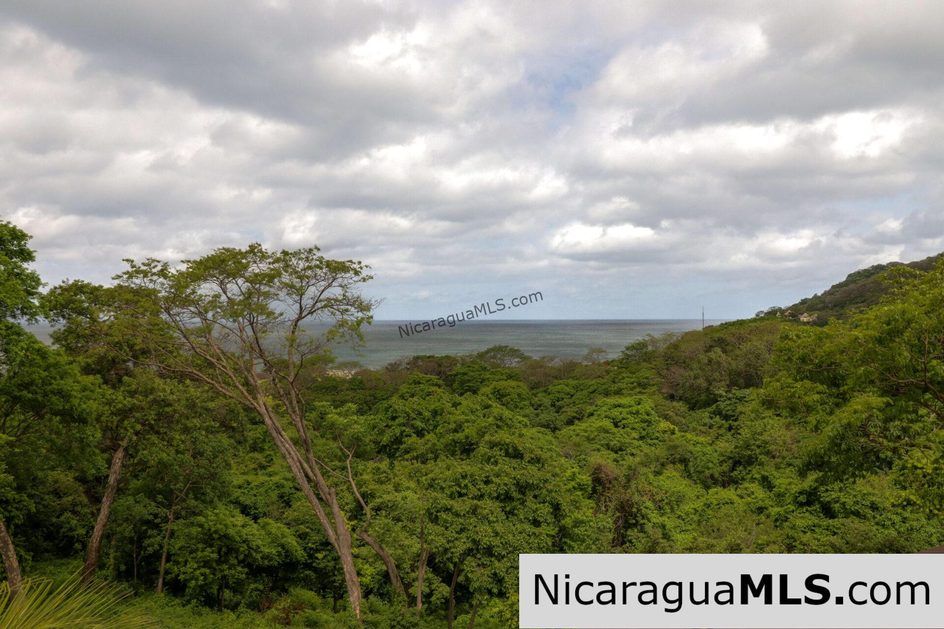 Penthouse Condo F6 in Guacalito de la Isla