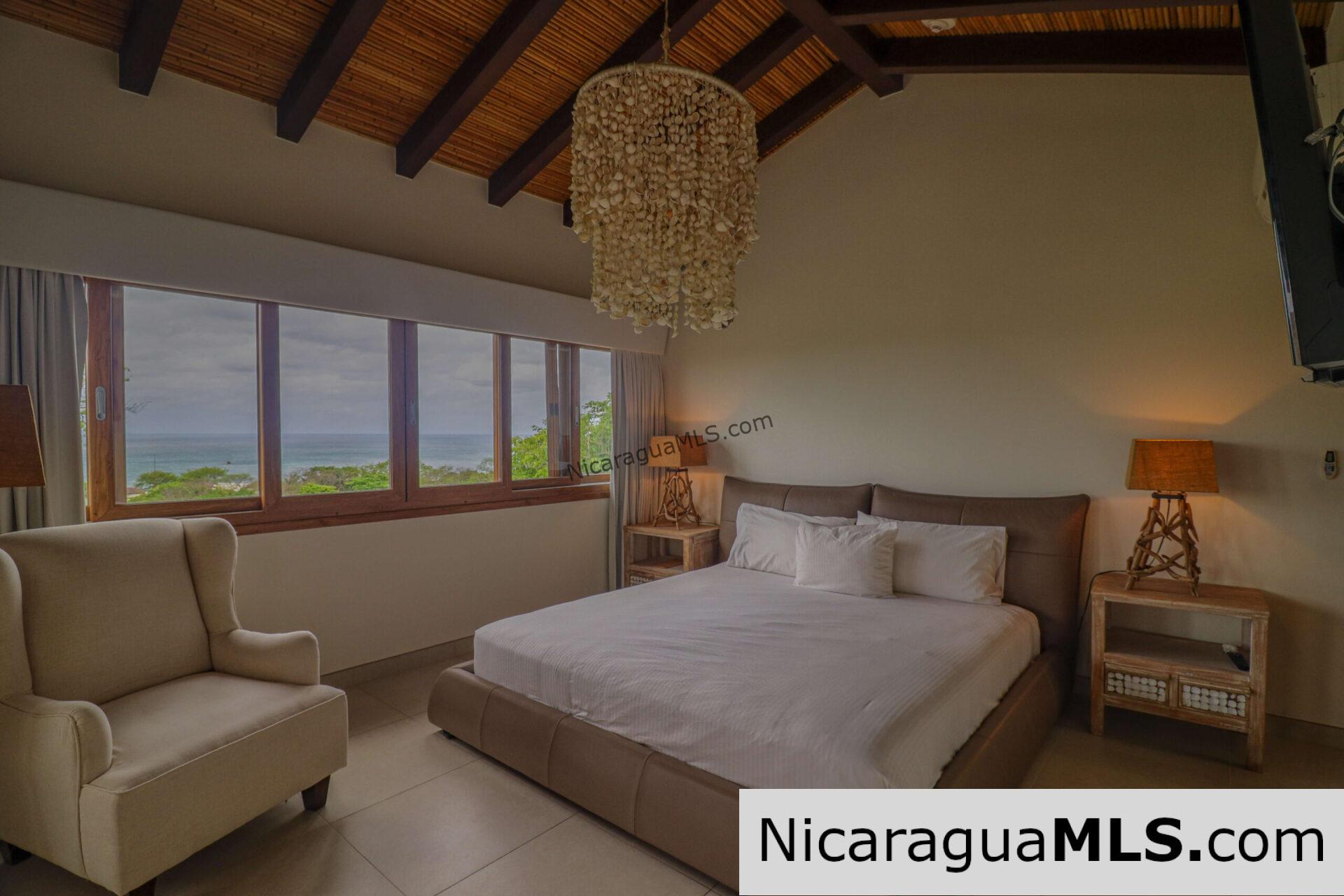 Penthouse Condo F6 in Guacalito de la Isla