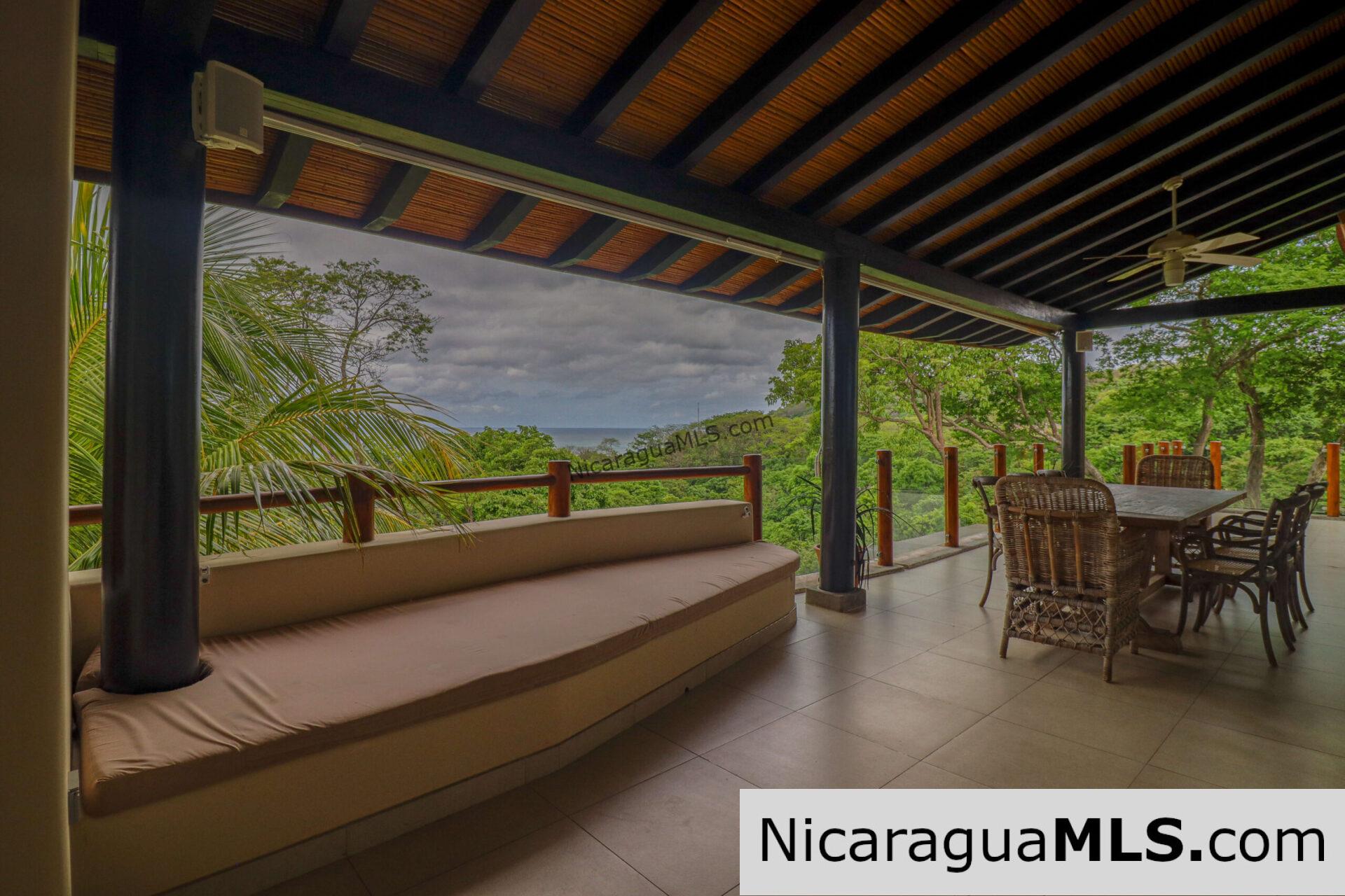 Penthouse Condo F6 in Guacalito de la Isla