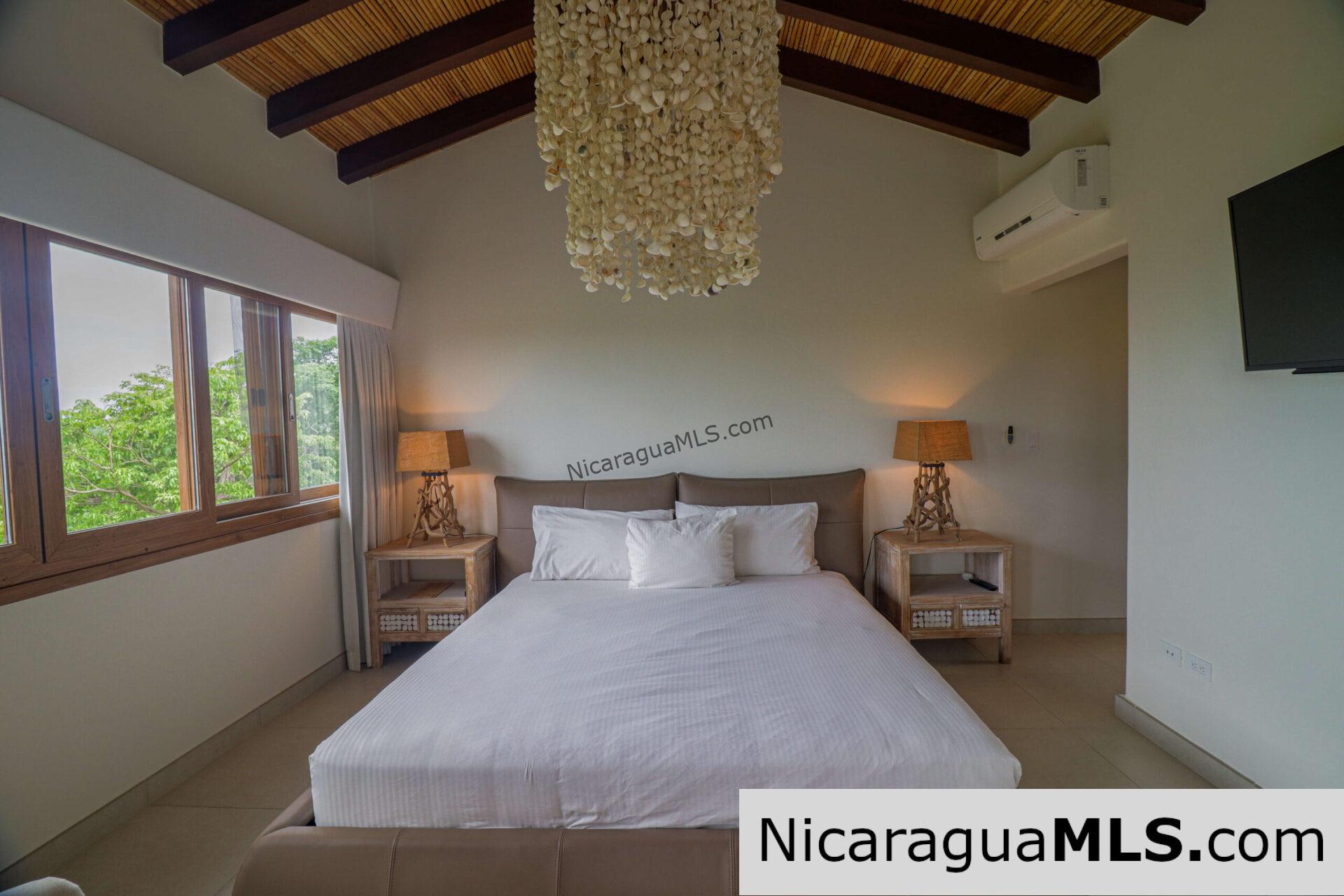 Penthouse Condo F6 in Guacalito de la Isla