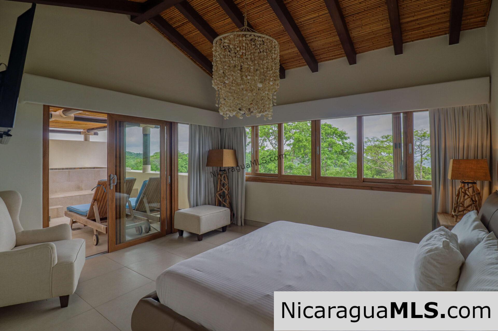 Penthouse Condo F6 in Guacalito de la Isla