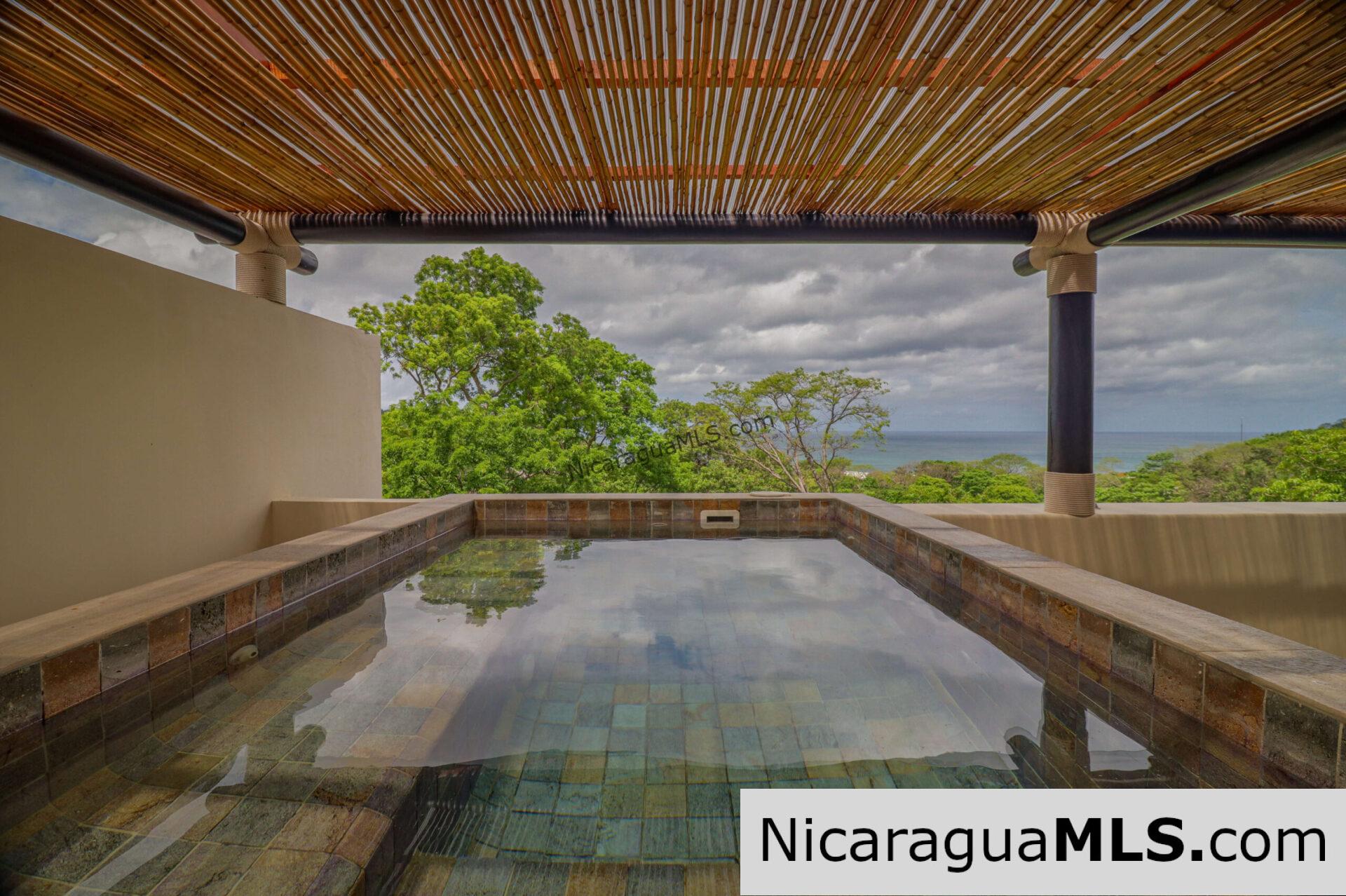 Penthouse Condo F6 in Guacalito de la Isla