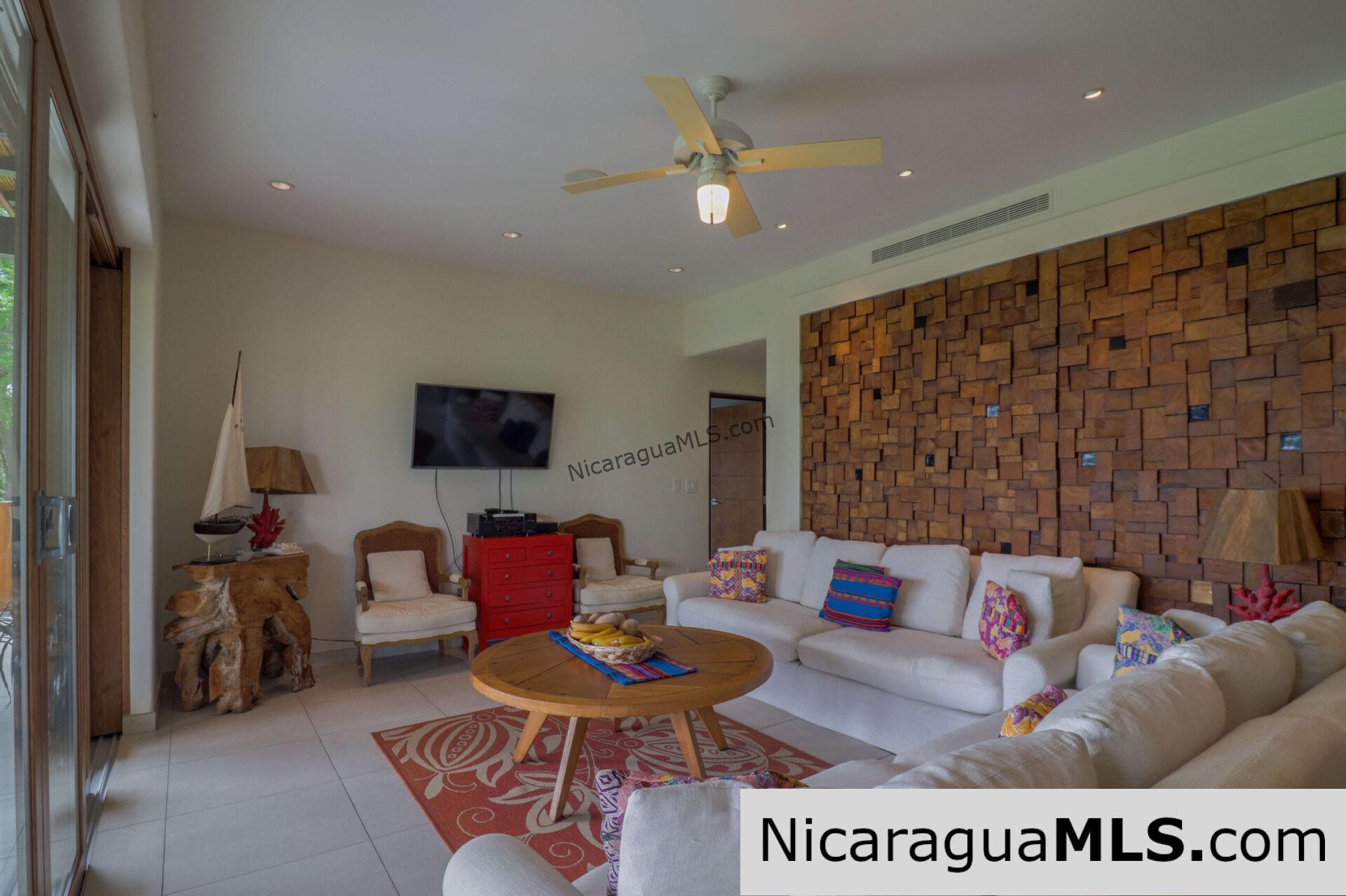 Penthouse Condo F6 in Guacalito de la Isla
