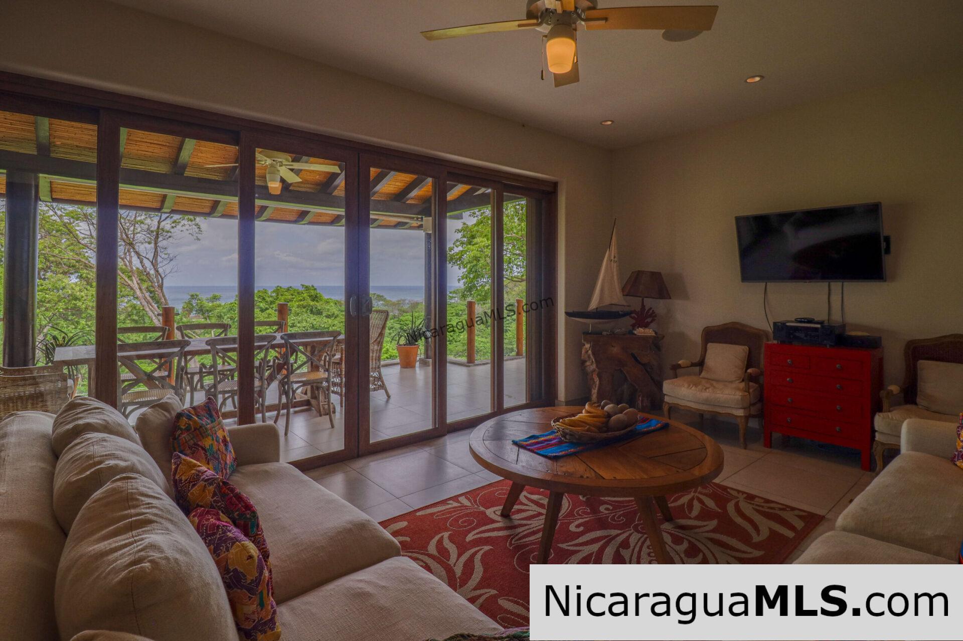 Penthouse Condo F6 in Guacalito de la Isla