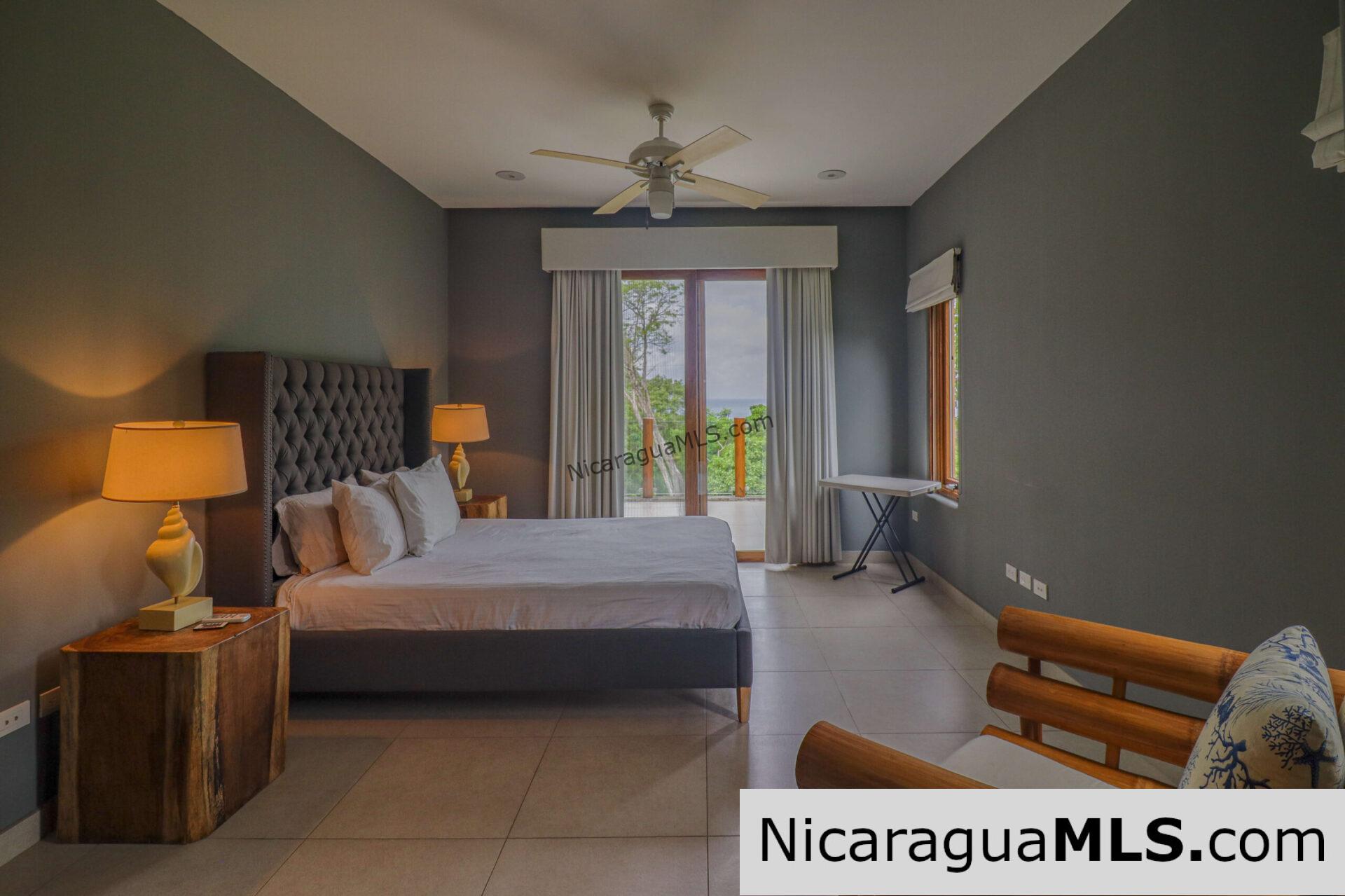 Penthouse Condo F6 in Guacalito de la Isla