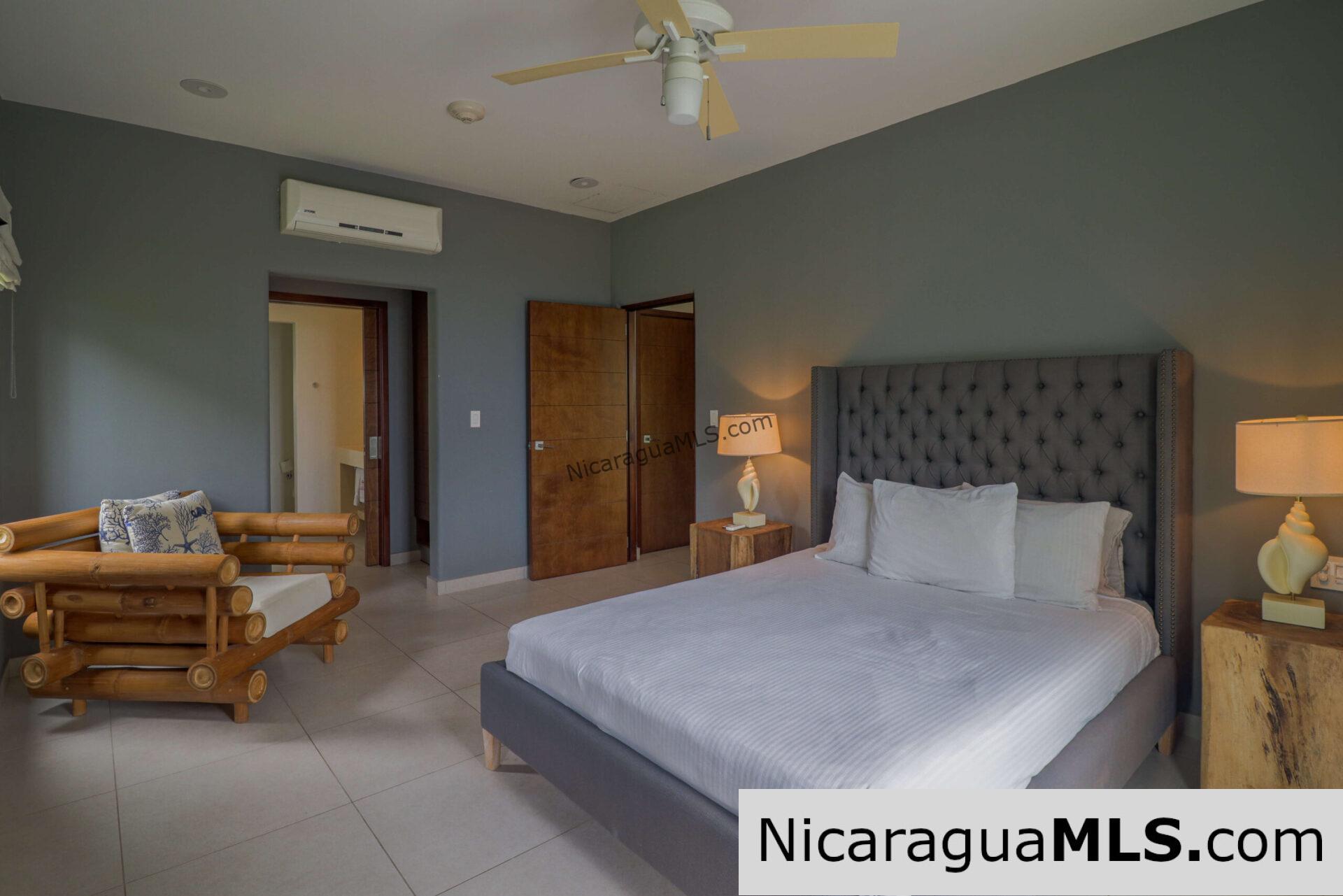 Penthouse Condo F6 in Guacalito de la Isla