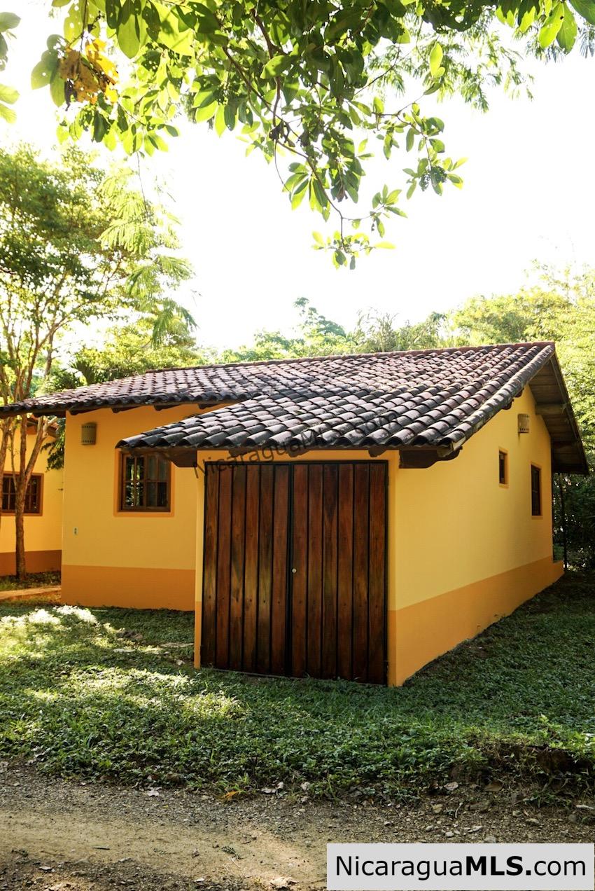 Beautiful Turn Key Casita close to Playa Maderas