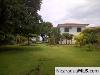 Villa Tamarindo Beach Front House in San Juan del Sur on Playa Marsella
